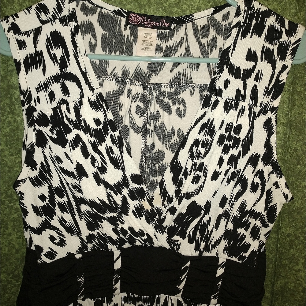Dress - Picture 4 of 6